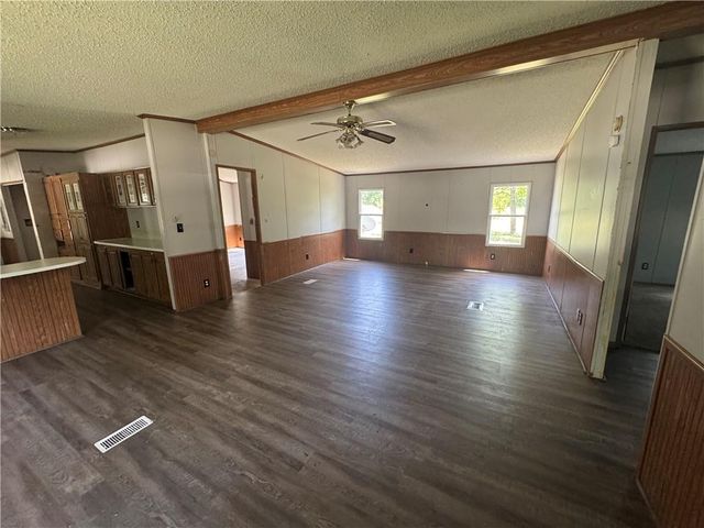 107 W 1st Street, Garden City, MO 64747