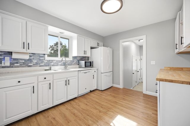 169 Raven, Lowell, MA 01852
