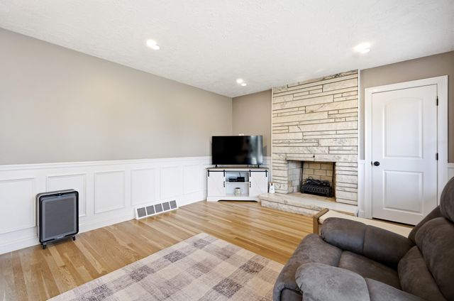 169 Raven, Lowell, MA 01852