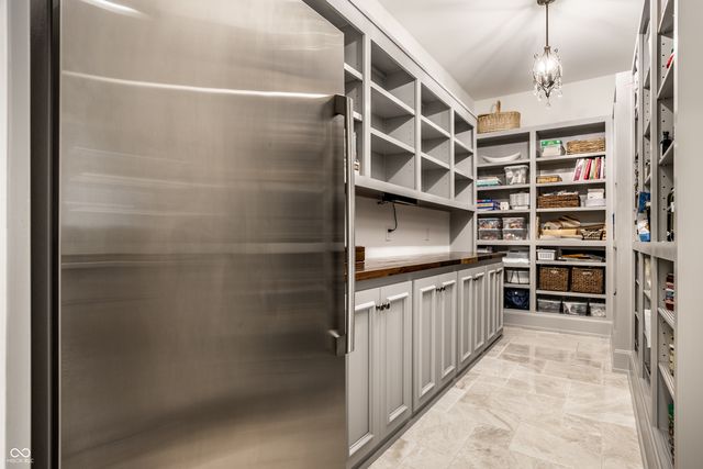 955 Bloor Lane, Zionsville, IN 46077