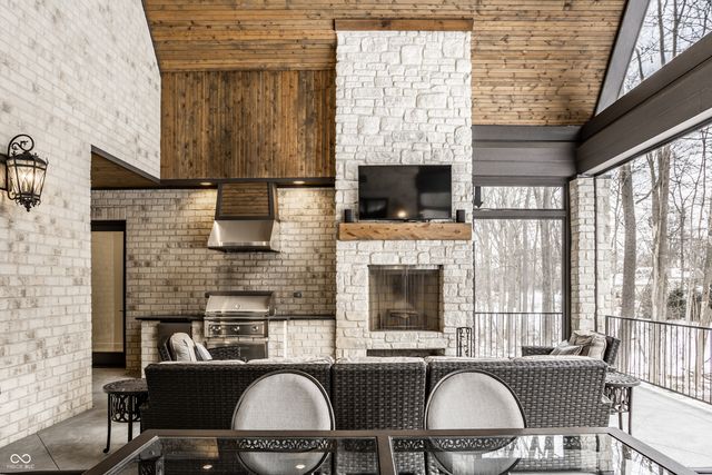 955 Bloor Lane, Zionsville, IN 46077