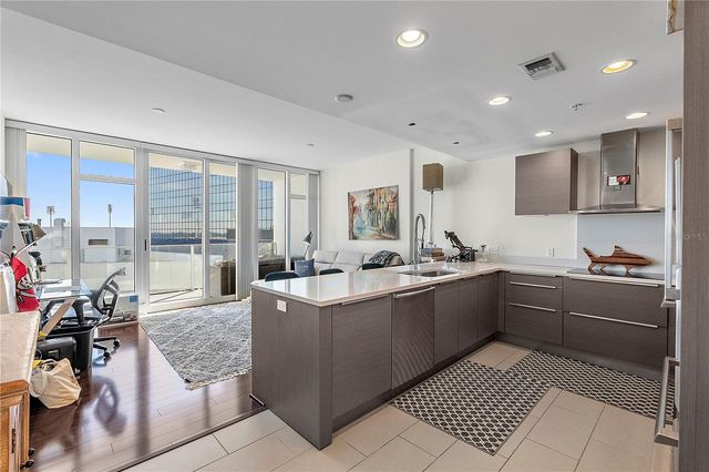 175 1ST STREET S 704, St Petersburg, FL 33701