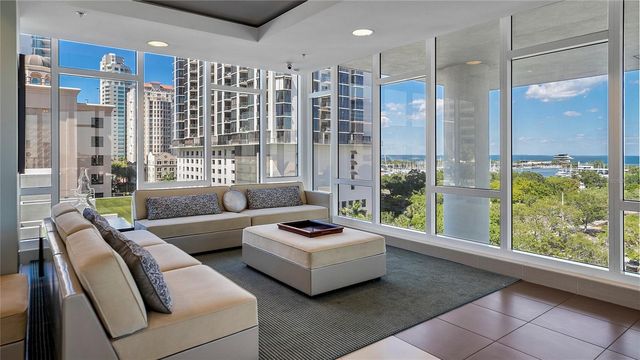 175 1ST STREET S 704, St Petersburg, FL 33701