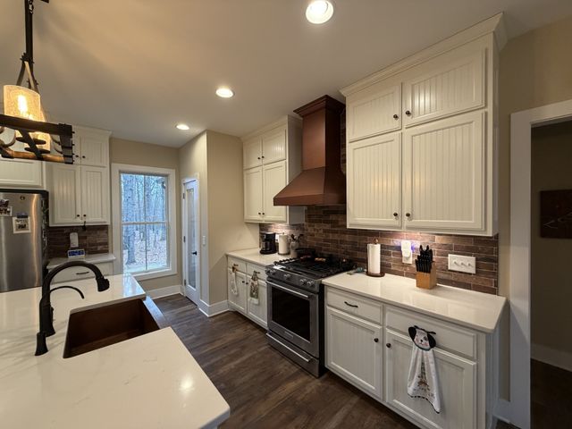 2095 Lake Louisa Loop, Monteagle, TN 37356