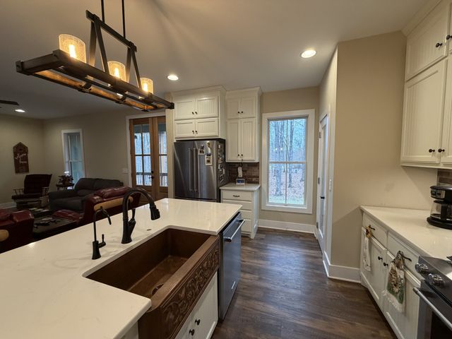 2095 Lake Louisa Loop, Monteagle, TN 37356