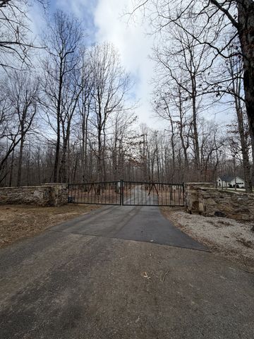 2095 Lake Louisa Loop, Monteagle, TN 37356