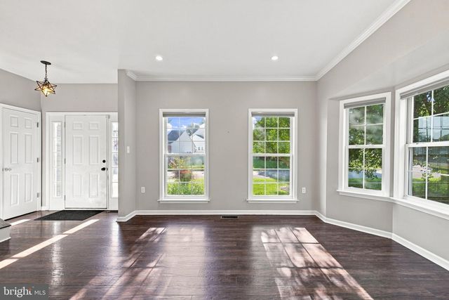 567 CROSSWINDS DR, Charles Town, WV 25414