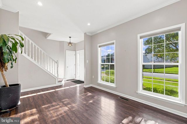 567 CROSSWINDS DR, Charles Town, WV 25414