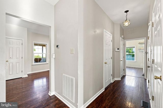 567 CROSSWINDS DR, Charles Town, WV 25414