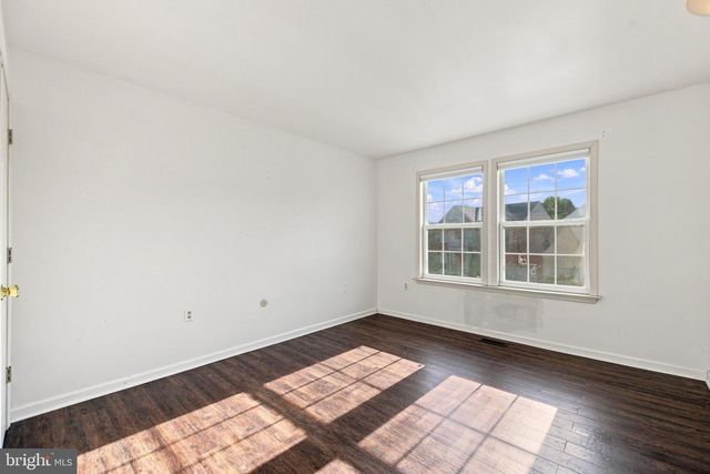 567 CROSSWINDS DR, Charles Town, WV 25414