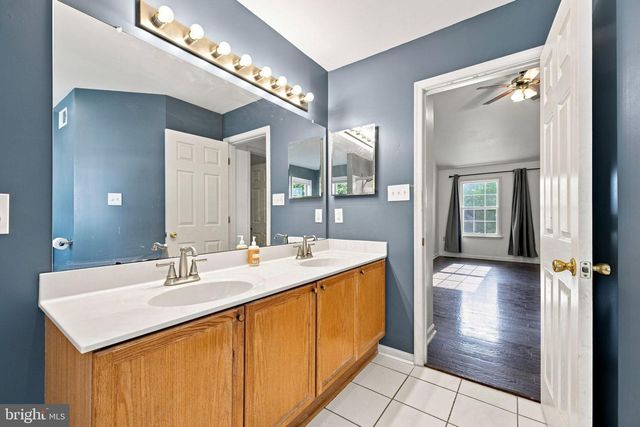 567 CROSSWINDS DR, Charles Town, WV 25414