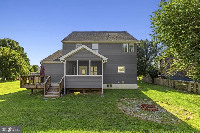 567 CROSSWINDS DR, Charles Town, WV 25414