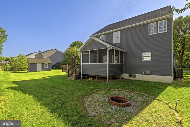 567 CROSSWINDS DR, Charles Town, WV 25414