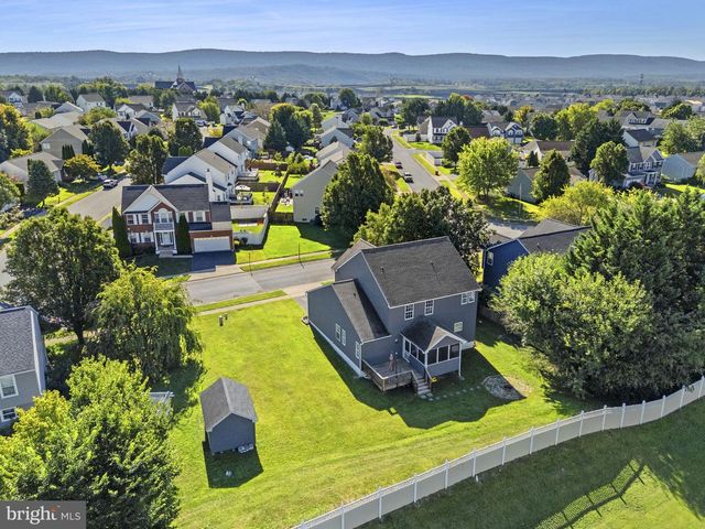 567 CROSSWINDS DR, Charles Town, WV 25414