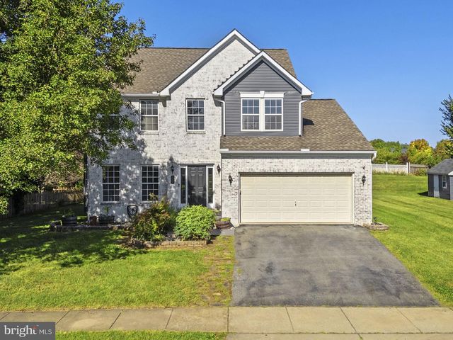 567 CROSSWINDS DR, Charles Town, WV 25414