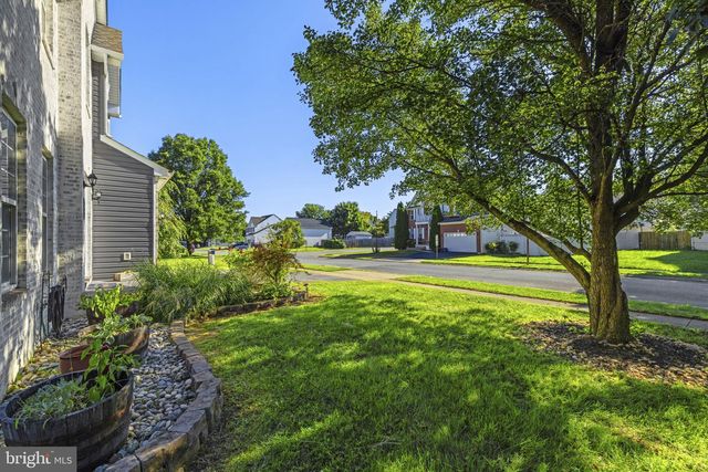 567 CROSSWINDS DR, Charles Town, WV 25414