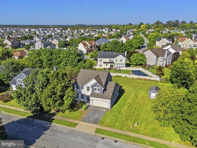 567 CROSSWINDS DR, Charles Town, WV 25414