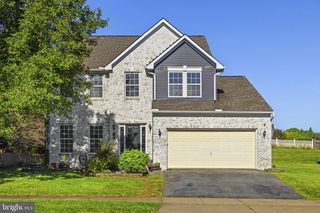 567 CROSSWINDS DR, Charles Town, WV 25414