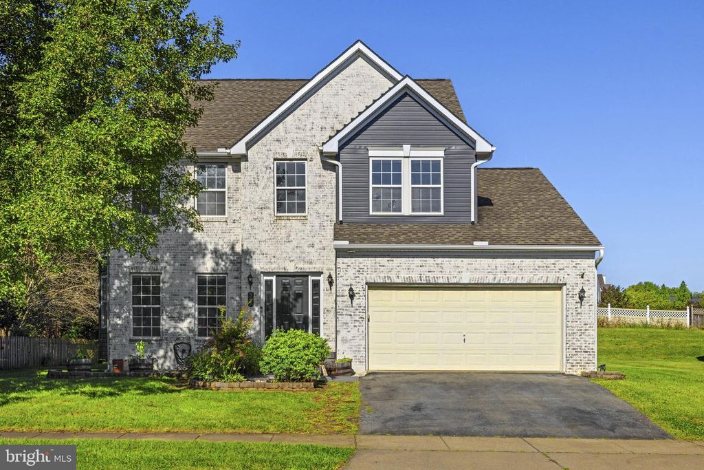567 CROSSWINDS DR, Charles Town, WV 25414