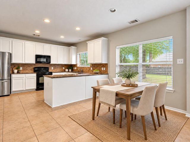 43 W Spindle Tree Circle, The Woodlands, TX 77382