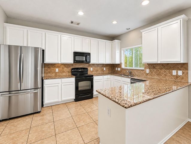 43 W Spindle Tree Circle, The Woodlands, TX 77382