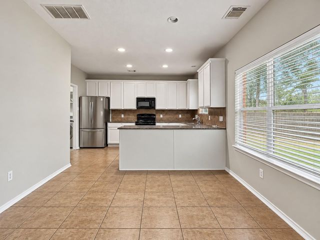 43 W Spindle Tree Circle, The Woodlands, TX 77382