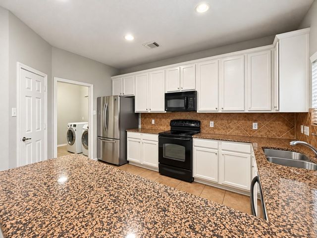 43 W Spindle Tree Circle, The Woodlands, TX 77382