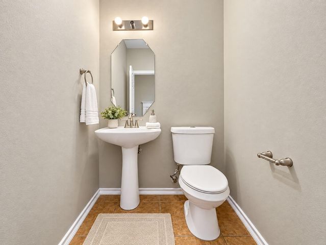 43 W Spindle Tree Circle, The Woodlands, TX 77382
