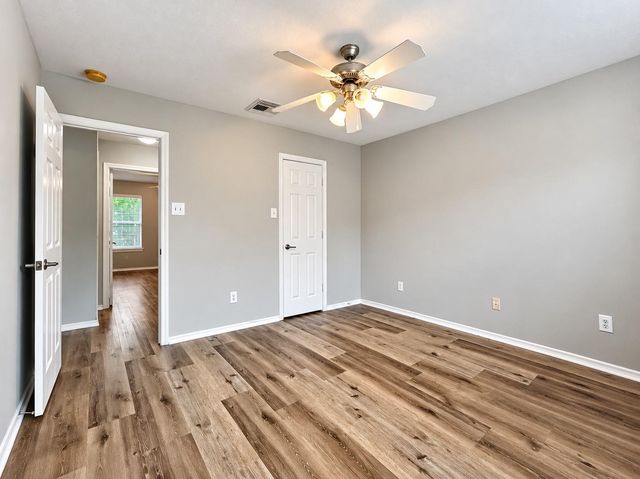 43 W Spindle Tree Circle, The Woodlands, TX 77382