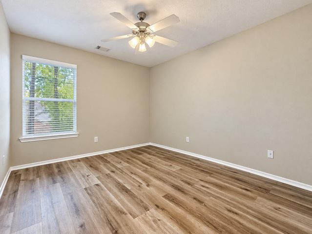 43 W Spindle Tree Circle, The Woodlands, TX 77382