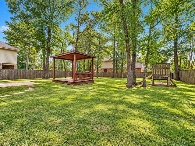 43 W Spindle Tree Circle, The Woodlands, TX 77382