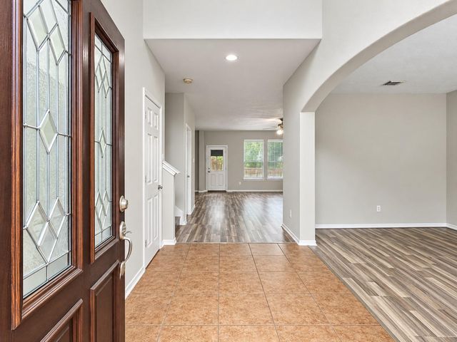 43 W Spindle Tree Circle, The Woodlands, TX 77382