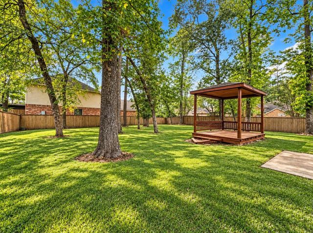 43 W Spindle Tree Circle, The Woodlands, TX 77382