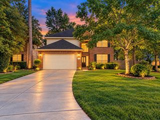 43 W Spindle Tree Circle, The Woodlands, TX 77382