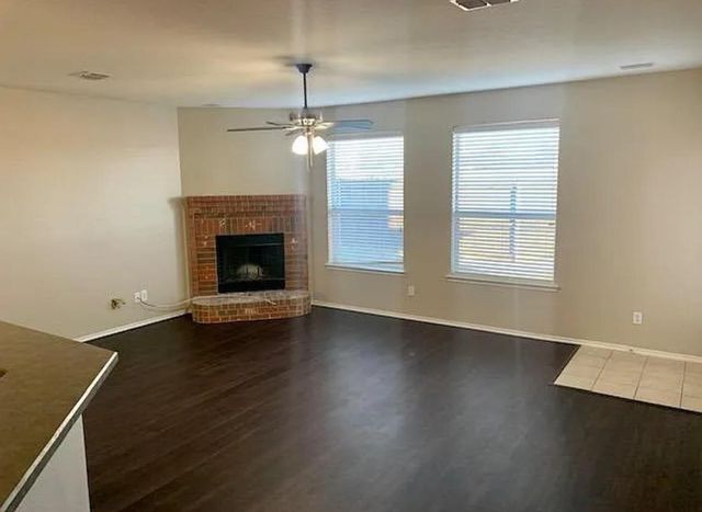 420 Sandy Creek Drive, Fort Worth, TX 76131