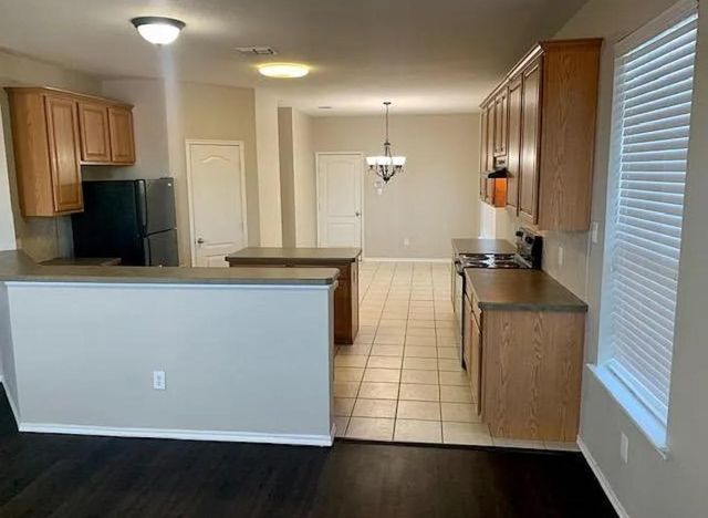 420 Sandy Creek Drive, Fort Worth, TX 76131