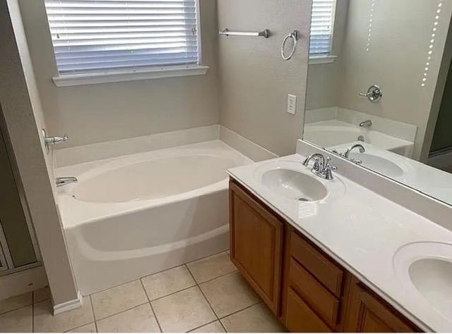 420 Sandy Creek Drive, Fort Worth, TX 76131