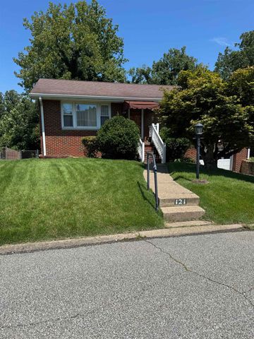121 Willoughby Avenue, Huntington, WV 25705