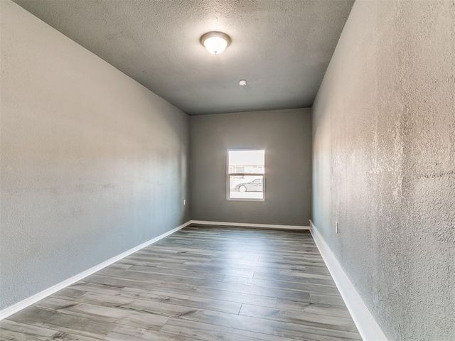 813 N Southminster Street, Moore, OK 73160