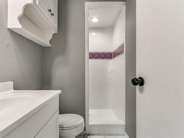 813 N Southminster Street, Moore, OK 73160