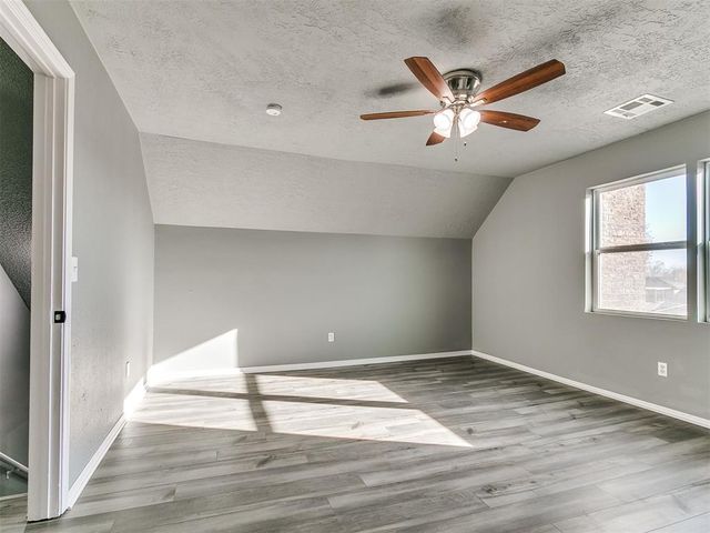 813 N Southminster Street, Moore, OK 73160