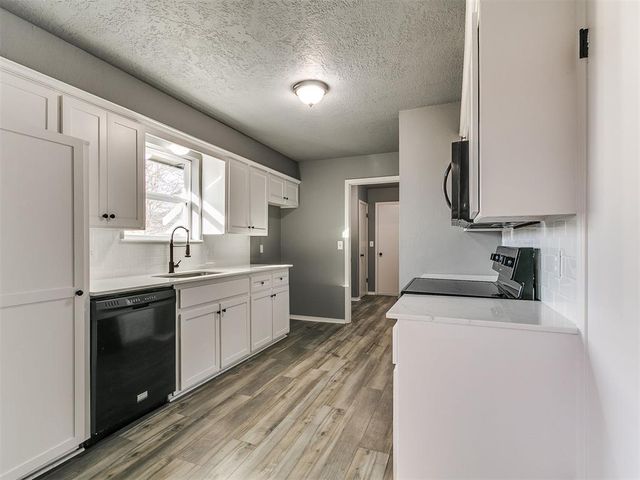 813 N Southminster Street, Moore, OK 73160