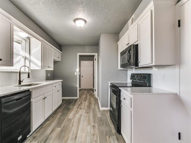 813 N Southminster Street, Moore, OK 73160