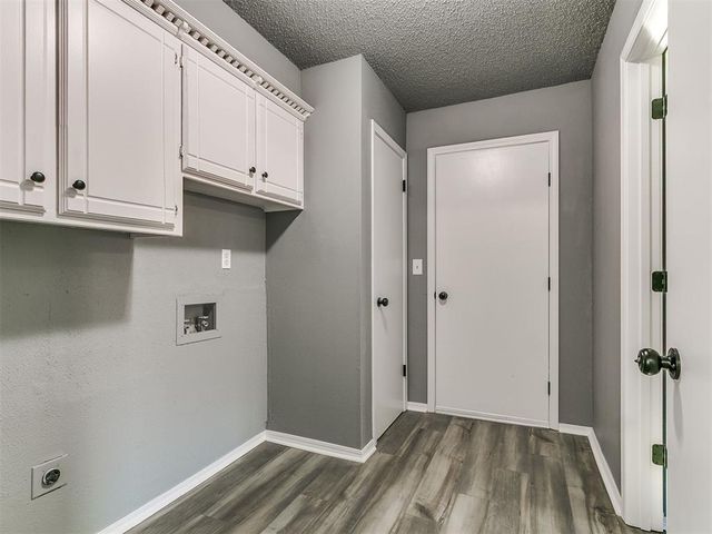 813 N Southminster Street, Moore, OK 73160