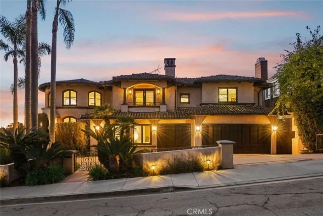 215 S Poinsettia Avenue, Manhattan Beach, CA 90266