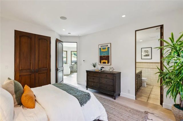 215 S Poinsettia Avenue, Manhattan Beach, CA 90266