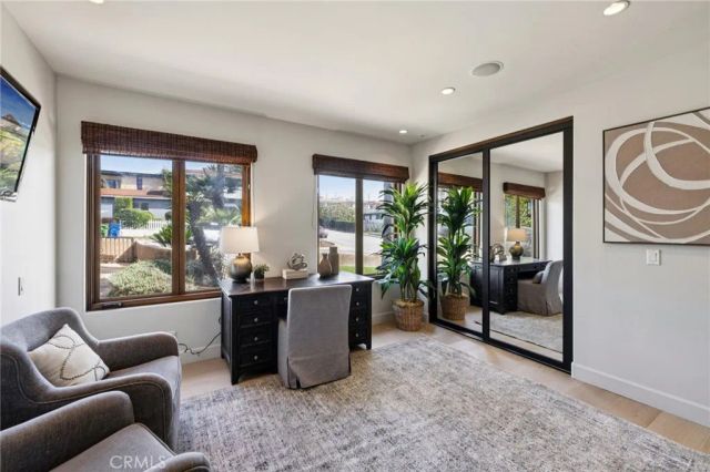 215 S Poinsettia Avenue, Manhattan Beach, CA 90266