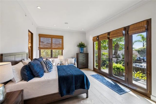 215 S Poinsettia Avenue, Manhattan Beach, CA 90266