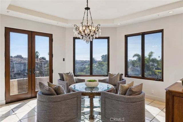 215 S Poinsettia Avenue, Manhattan Beach, CA 90266