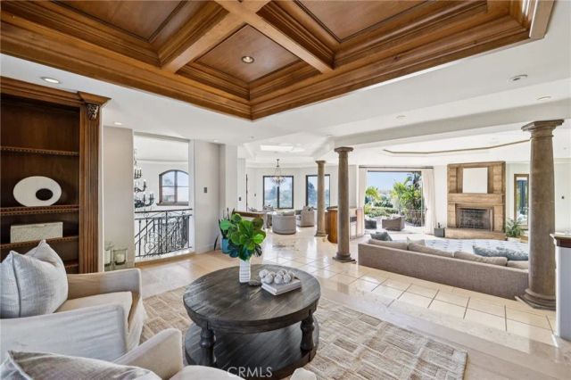 215 S Poinsettia Avenue, Manhattan Beach, CA 90266